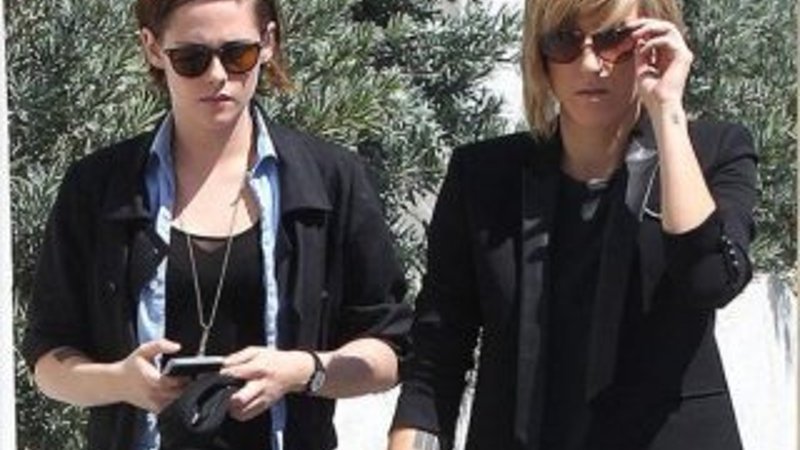 Kristen Stewart asistanıyla aşk yaşıyor