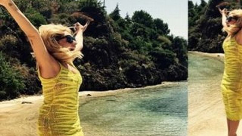 Hadise mutluluktan uçuyor