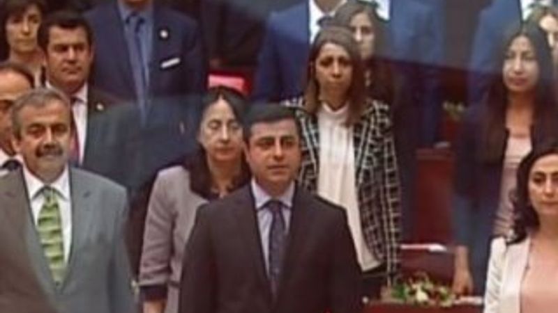 Meclis'te Atatürk'e saygı duruşunda Demirtaş yoktu
