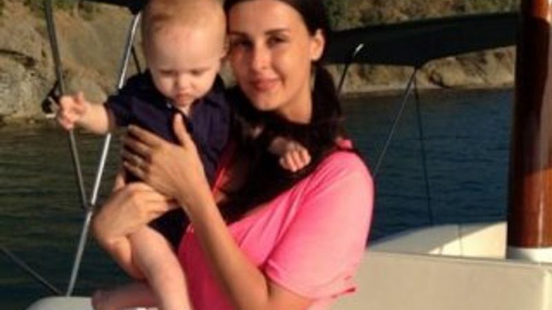 Ebru Destan ikinci bebeğine hamile