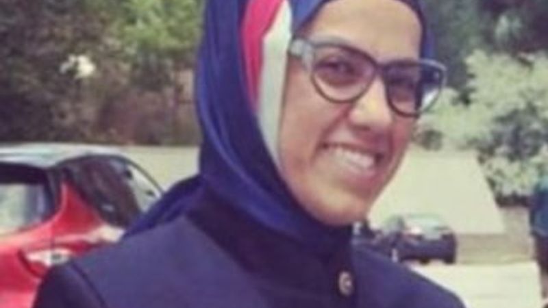 Ravza Kavakçı ablasının başörtüsü ile Meclis'e geldi