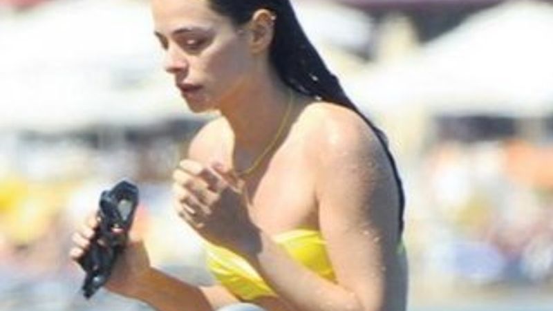 Özge Özpirinçci sudan çıkmadı