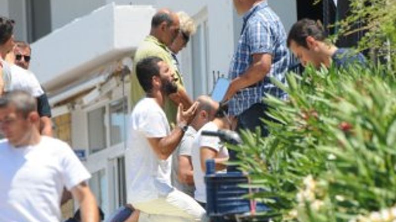 Arda Turan namaz kıldı sahile indi