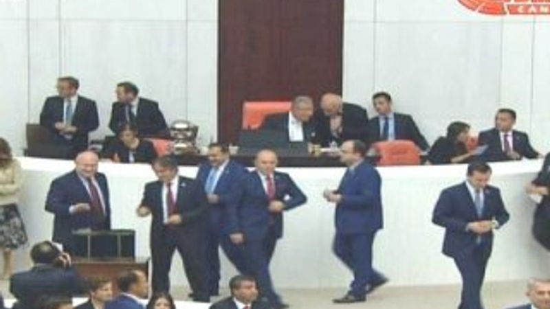 Meclis başkanını seçiyor