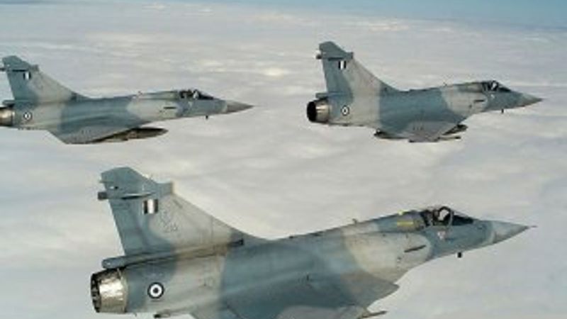 Yunanistan paraları it dalaşına harcadı