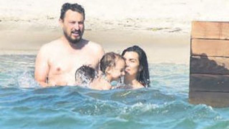 Tuba Büyüküstün tatilde