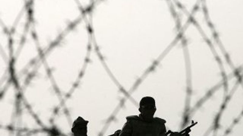 İsrail Mısır ile sınır kapısını kapattı