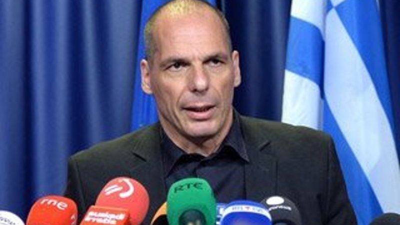 Yunan bakan Varufakis: İmza atacağıma bileğimi keserim