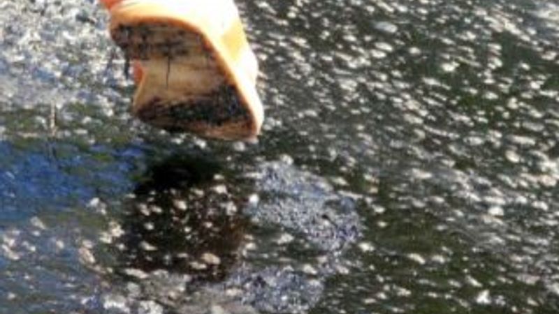 Marmaris'te sıcaktan asfalt eridi