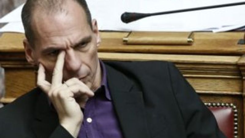 Yunanistan'dan ilk istifa haberi geldi