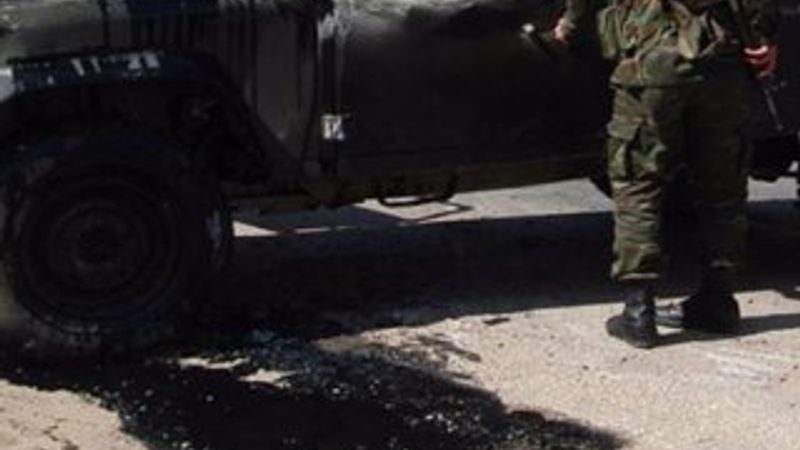 Diyarbakır'da askeri araca bombalı saldırı