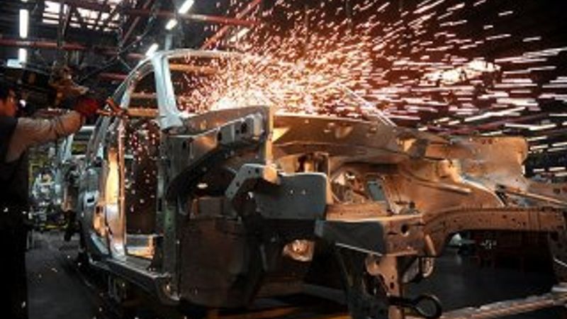 Sanayi üretimi yüzde 2,4 arttı