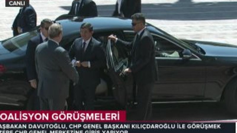 Ahmet Davutoğlu CHP Genel Merkezi'nde
