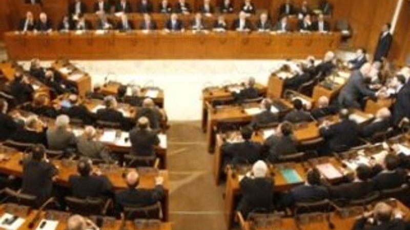 Lübnan'da cumhurbaşkanlığı seçimi ertelendi