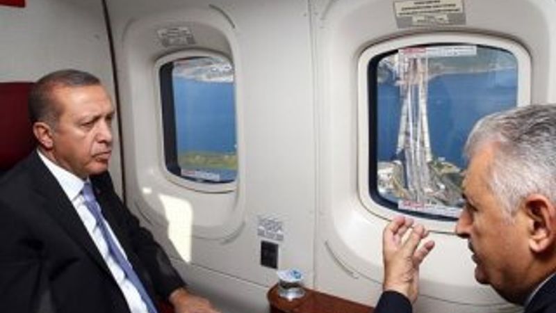 Cumhurbaşkanı Erdoğan 3.köprüyü havadan denetledi