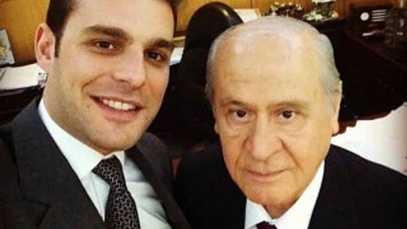 Mehmet Aslan: Yunan bayrağı gölgesinde güneşlenmem