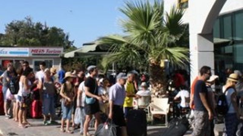 Türk turistler Yunanistan'a akın etti