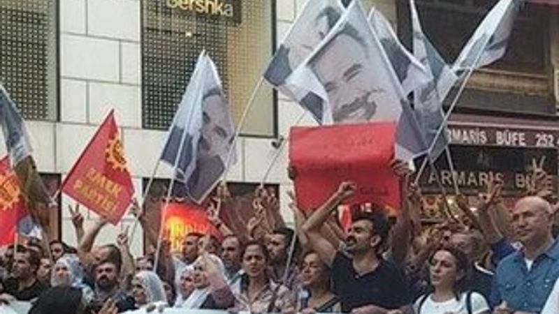 Suruç saldırısı Taksim'de protesto edildi