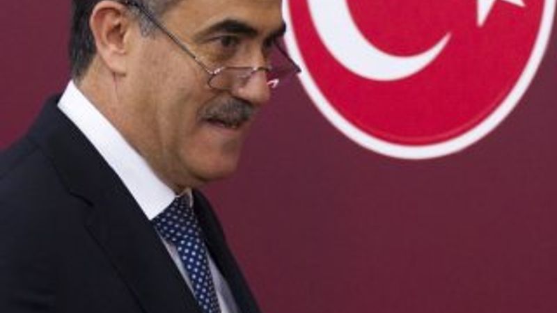 İhsan Özkes basın toplantısı düzenledi