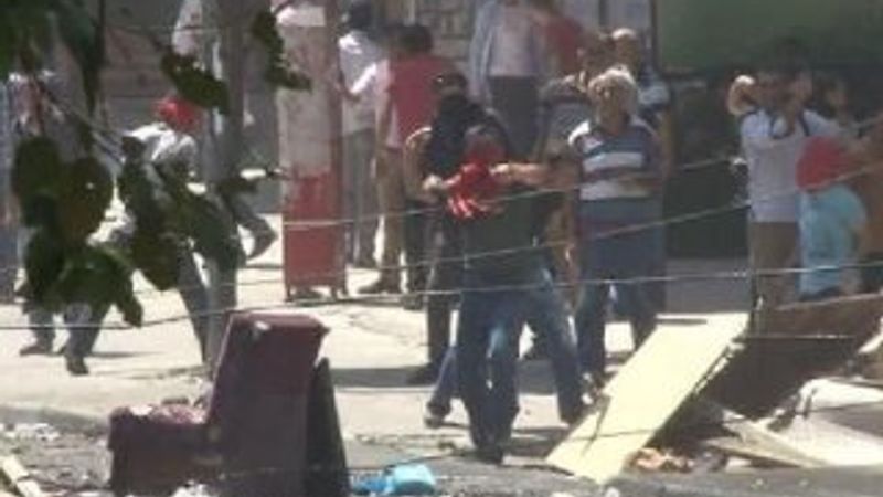 Gazi Mahallesi'nde 1 polis şehit oldu