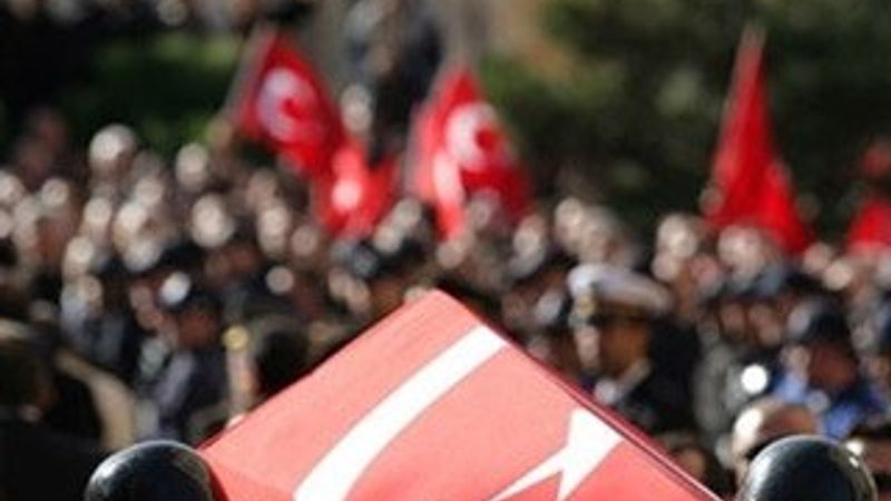 Diyarbakır'da askeri araca saldırı: 2 şehit 4 yaralı