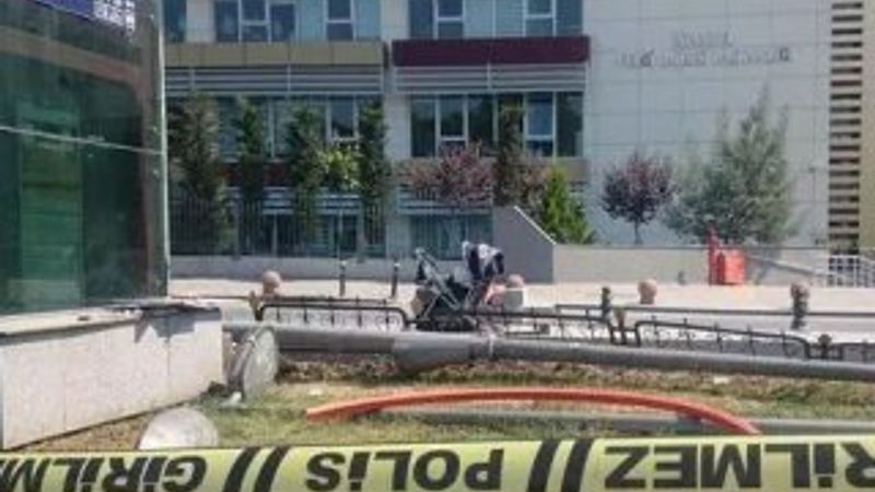İstanbul Emniyet Müdürlüğü yakınında bomba şüphesi