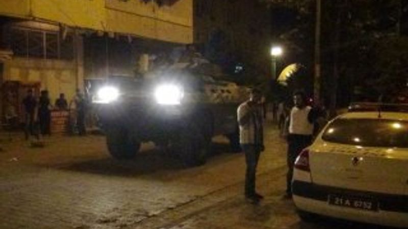 Diyarbakır'da polise silahlı saldırı
