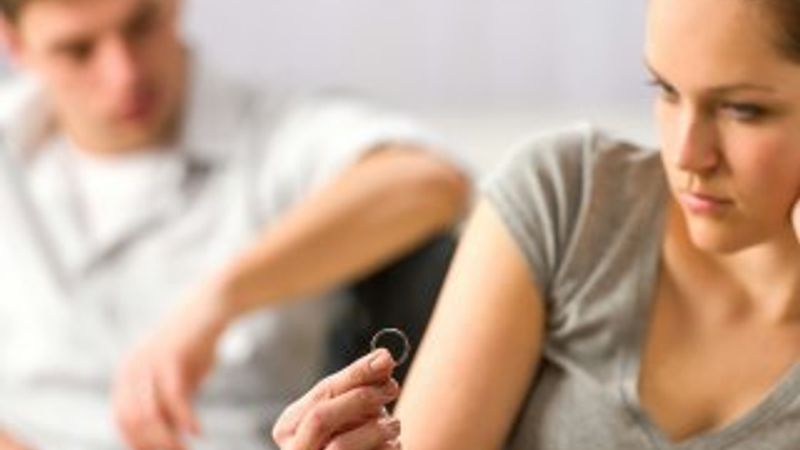 Eşini makyajsız görünce dava açtı