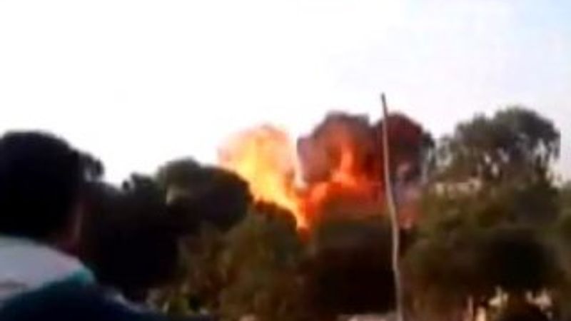 Şenliklerde gösteri uçağı düştü