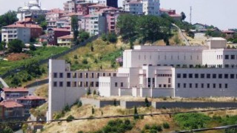 İstanbul'da ABD Konsolosluğu'na ateş açıldı