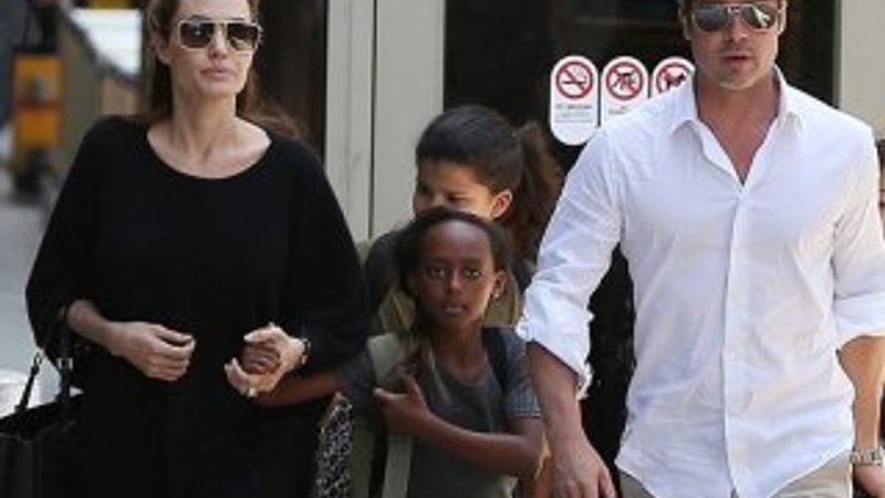 Jolie'nin evlatlık kızı gerçek annesini istiyor