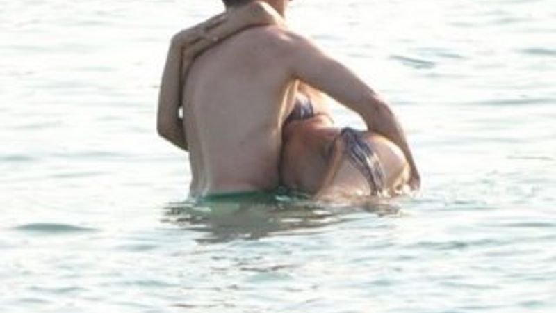 Azra Akın aşka geldi