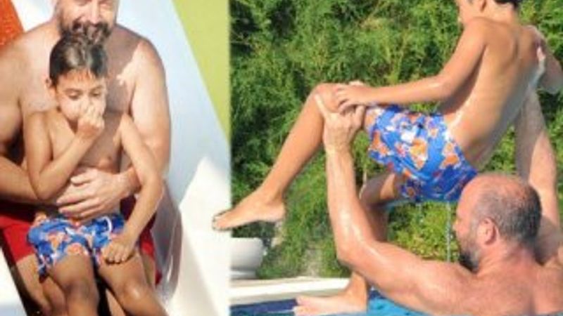 Halit Ergenç oğlu ile su parkına gitti