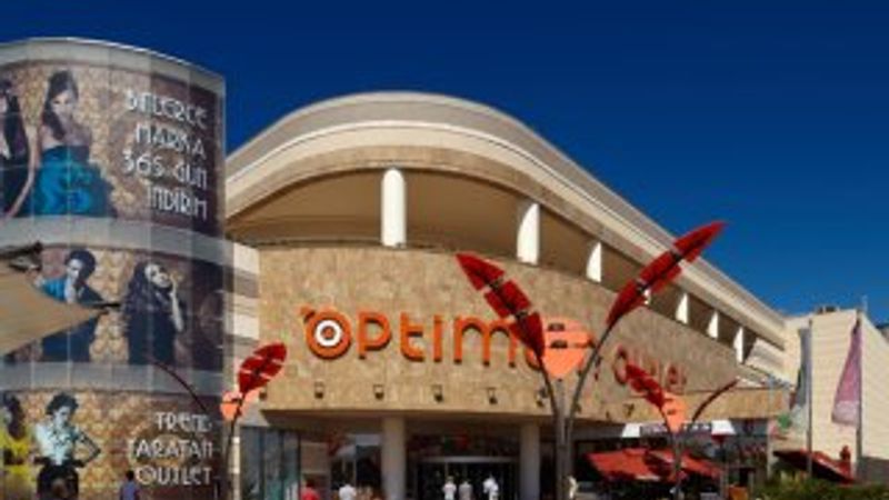 Karşıyaka Carrefour Optimum AVM oluyor