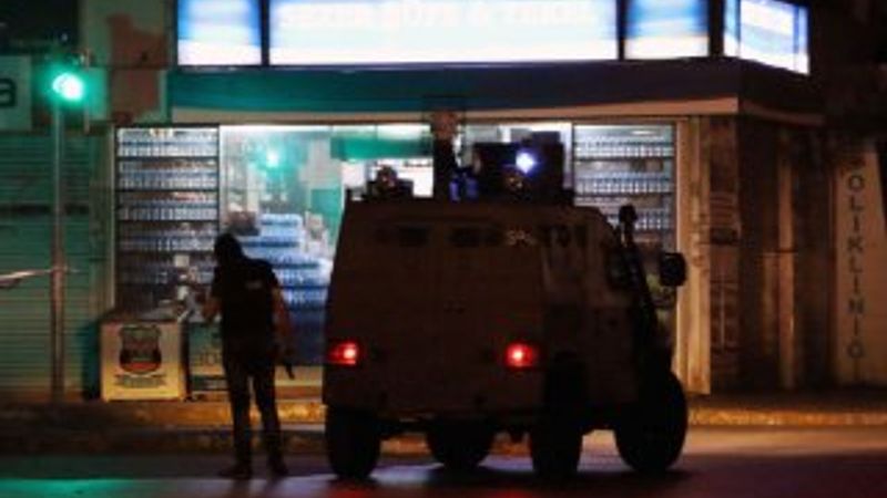 Okmeydanı'nda piknik tüpüne bağlı pankart korkuttu