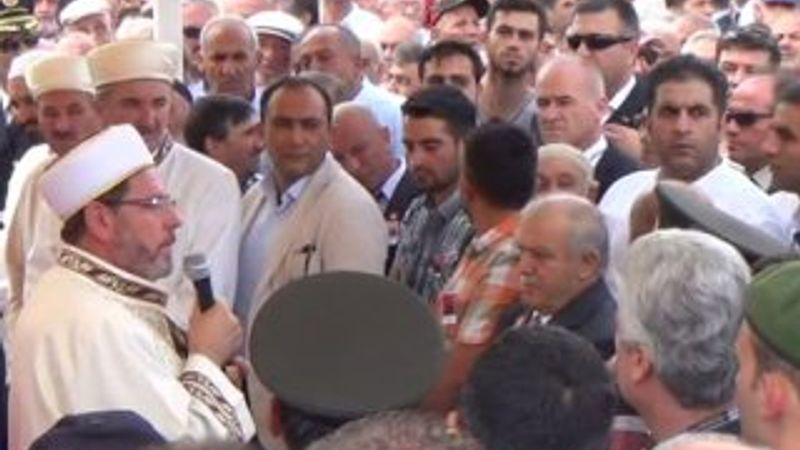 Şehidin cenazesinde müftüye tepki