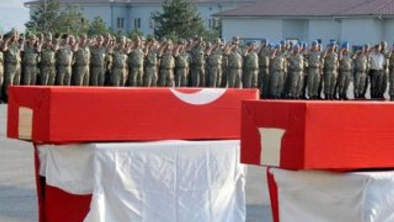 Şemdinli şehitleri memleketlerine uğurlandı