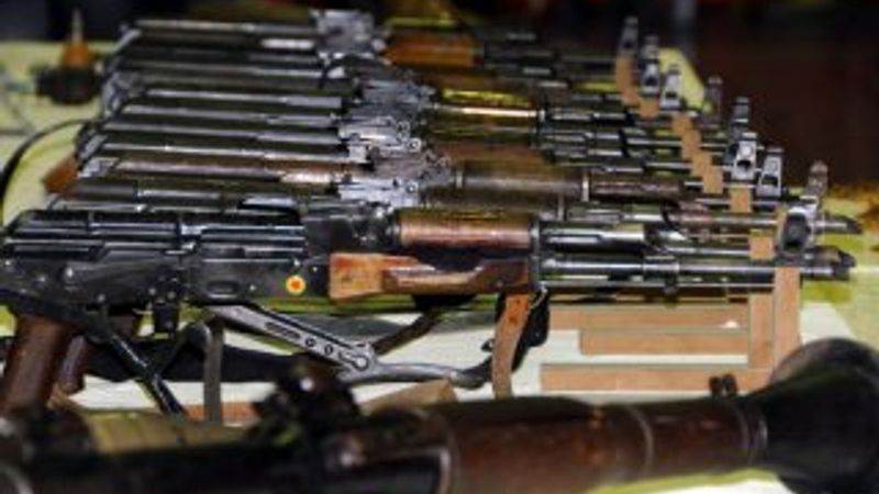 Diyarbakır'da çay bahçesinden cephanelik çıktı