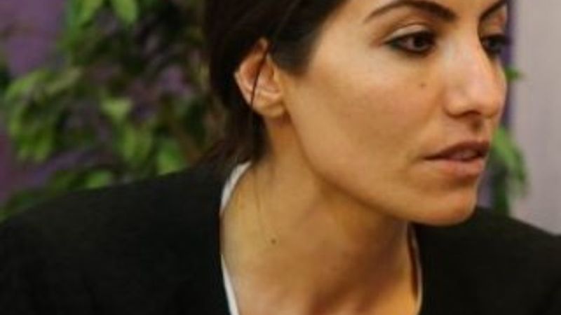 HDP'li vekil Tuba Hezer teröristin tabutunu taşıdı