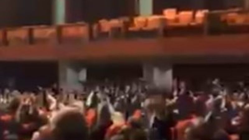 Tuncay Özkan'ın hükümet düştü canlı yayını kısa sürdü