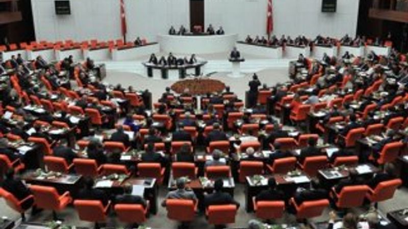 Meclis'te yemin krizi yaşandı