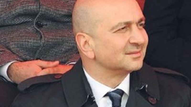 Hamdi Akın İpek hakkında yokluğunda tutuklama kararı