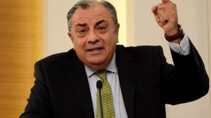 Tuğrul Türkeş MHP'den ihraç edildi