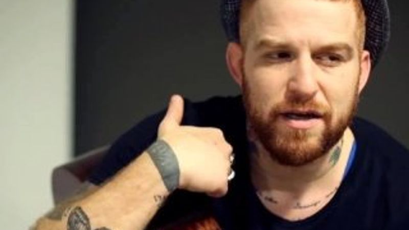 Athena Gökhan'dan zikir ve takke açıklaması