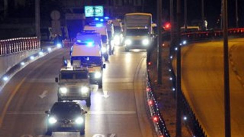 Şehitler için düzenlenen törende Davutoğlu ağladı