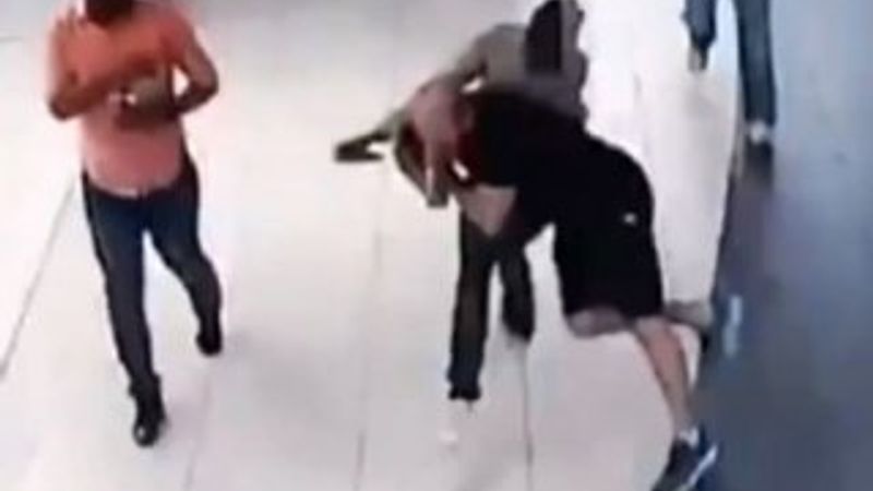 Kaçmaya çalışan hırsızı yere serdi