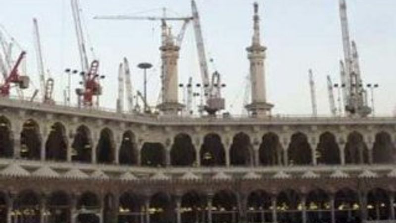 Kabe'de vinç kazası İZLE