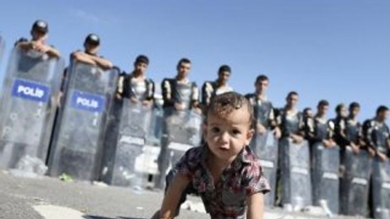 Sığınmacıların Edirne'deki bekleyişleri sürüyor