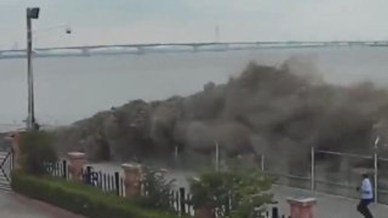 Çin'de dev dalgalar korkuttu