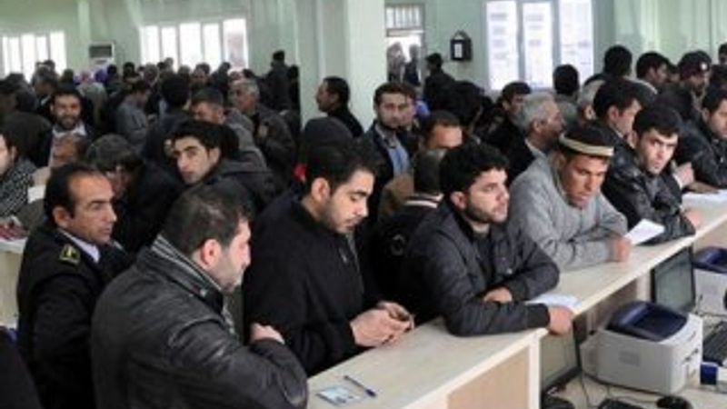 Gelir testi için uzun kuyruklar oluştu